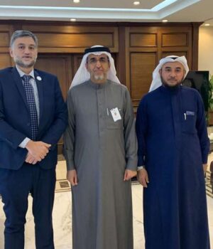 Visita as autoridades do SASO na Arábia Saudita