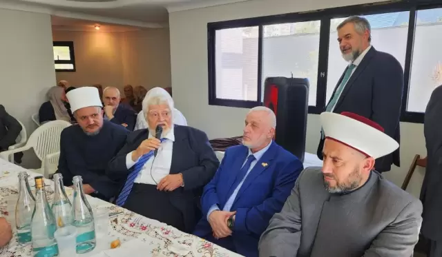 Ministro dos Assuntos Religiosos da República Árabe da Síria, Dr. Muhammad Abu Al-Khair Shukri,