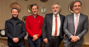 CDIAL realiza visita institucional a Câmara de Comércio Árabe-Brasileira Vice-Presidente do CDIAL, Ziad Ahmad Saifi em visita institucional ao Presidente da CCAB, William Adib Dib Junior, e Mohamad Orra Mourad, Secretário-Geral e Vice-Presidente de Relações Internacionais da CCAB.
